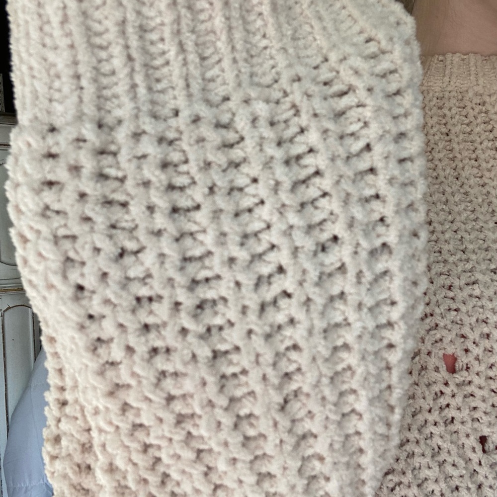 Size Small Knit Sweater - Picture 4 of 4